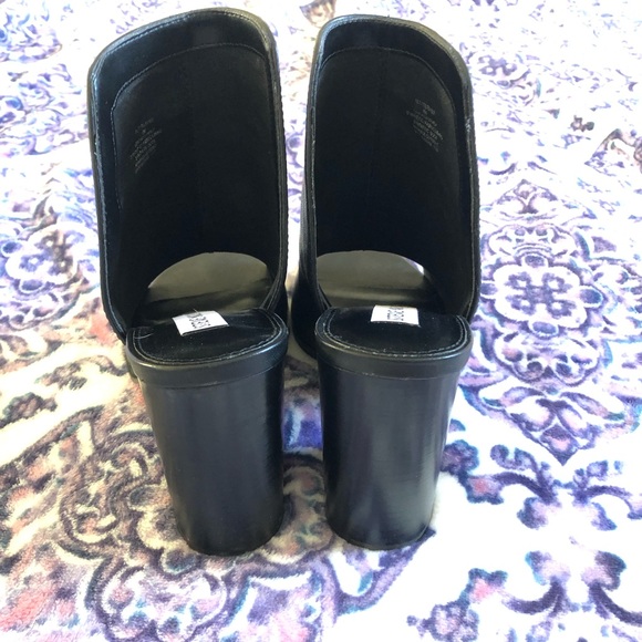 Steve Madden Tilt Mule - Picture 3 of 6